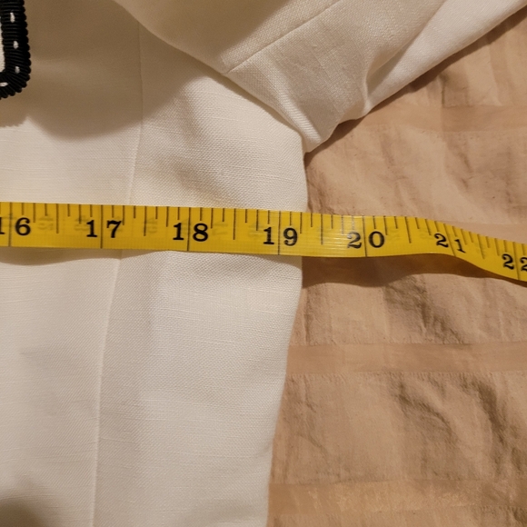 Tahari Arthur S. Levine White w/ Black Trim Linen Two Piece Set Sz 10P - Picture 12 of 16